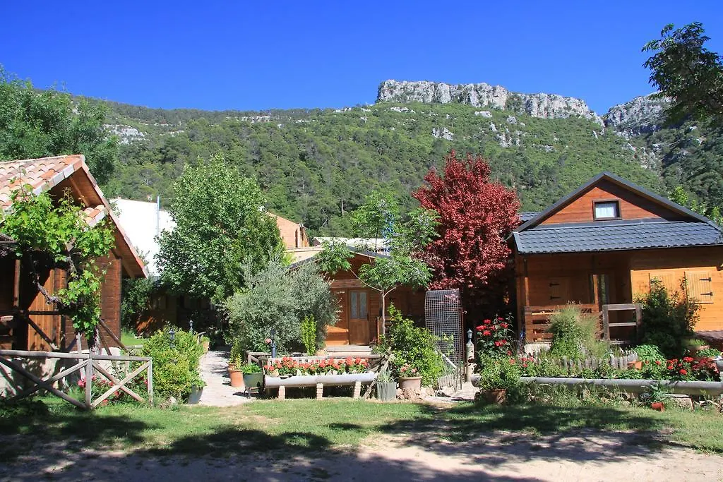 Cabanas Los Pinos Arroyo Frio