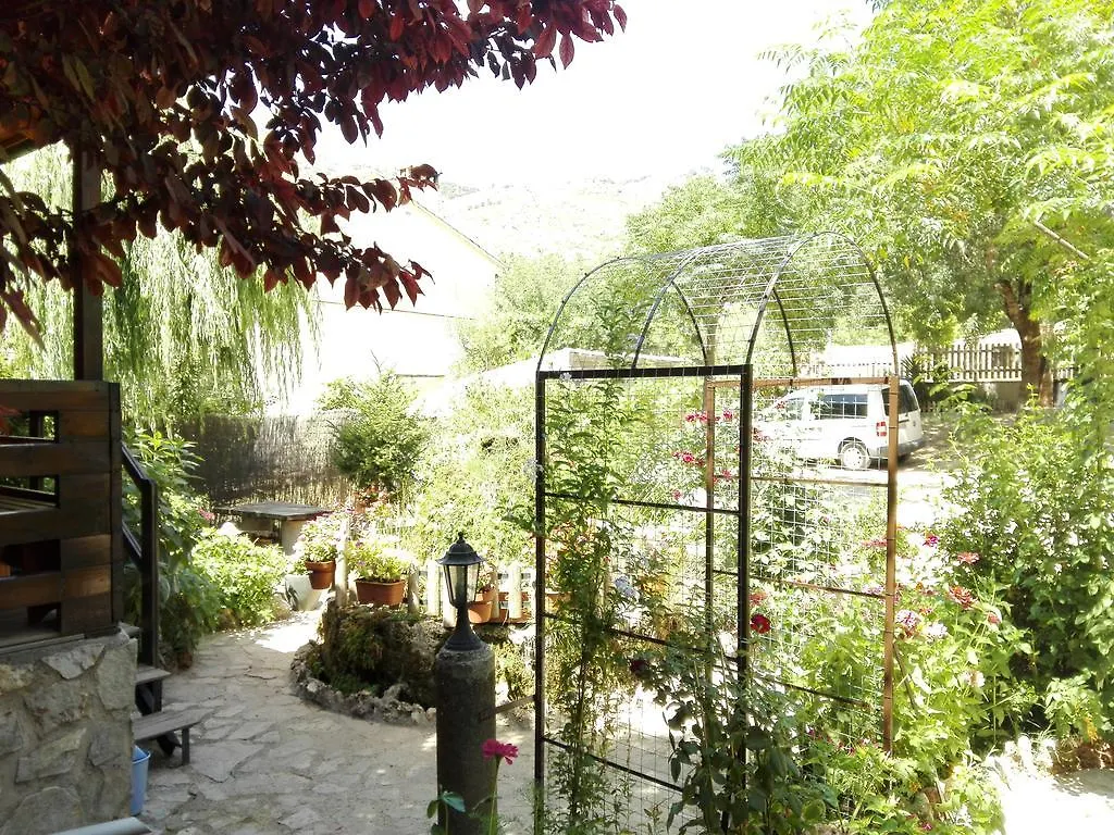 Cabanas Los Pinos Arroyo Frio 0*,